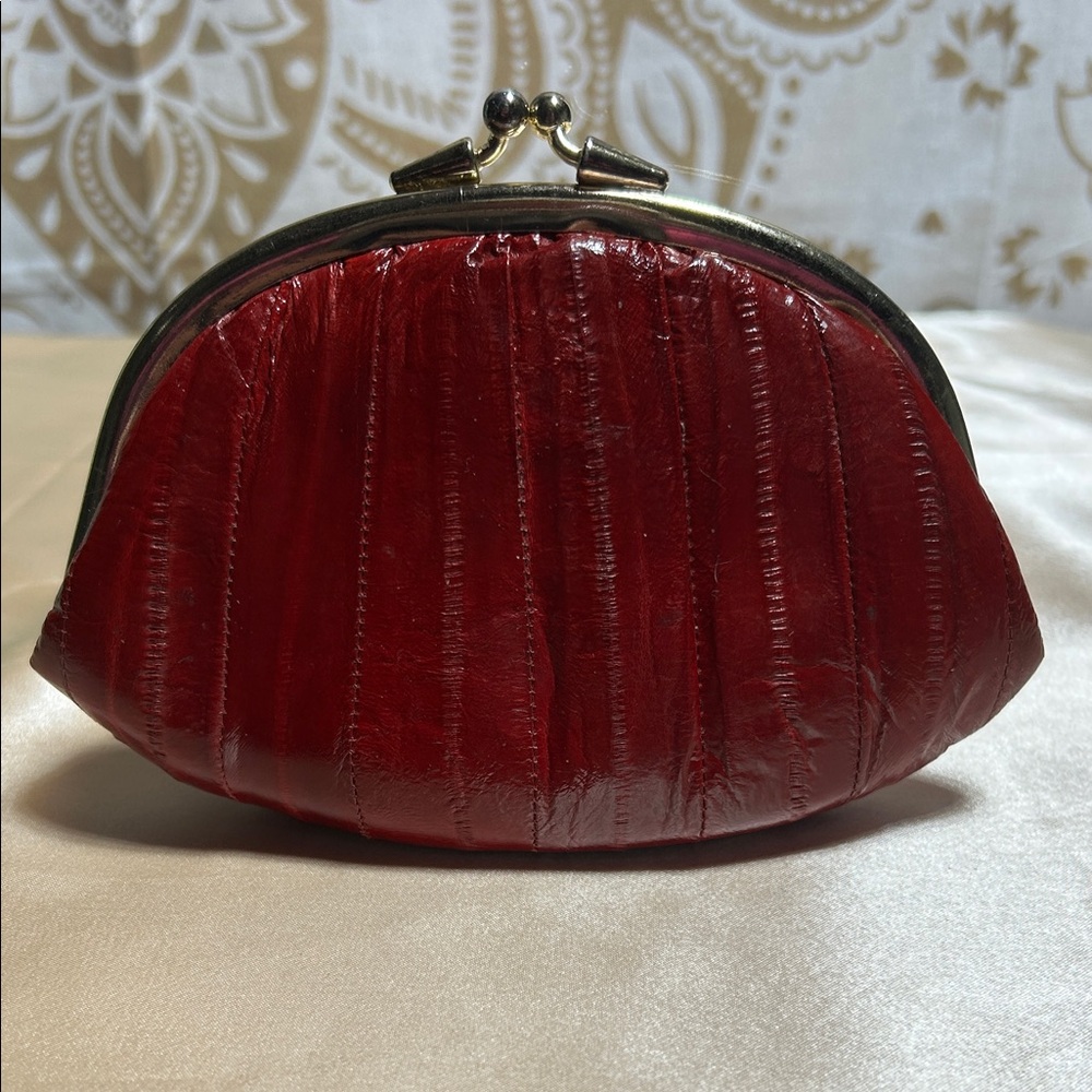 Elegant Eel Skin Change Clutch